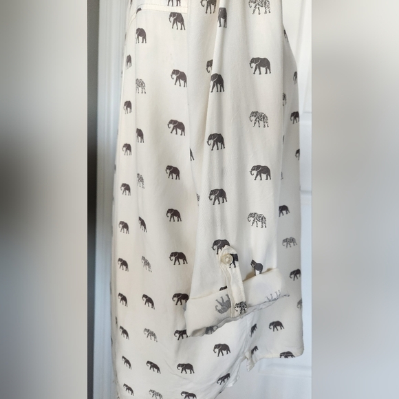 G. H. Bass & Co. Rayon Elephant Print Top - Size Medium - Picture 8 of 10